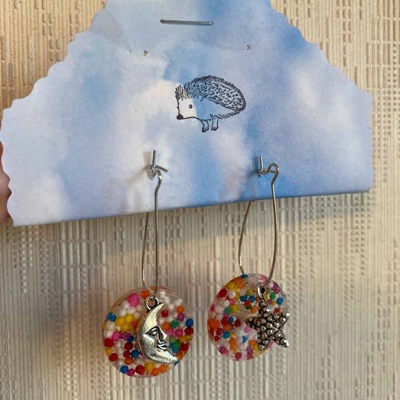 HANDMADE🙋🏻♀️🍩Dangle Earrings w/ Charm! - Picture 9 of 15